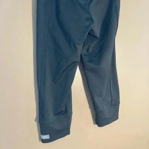 Adidas by Stella McCartney  black capri leggings - Picture 5 of 7